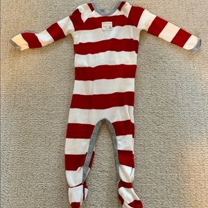 Burt’s Bees 1 piece footed pajama 6-9 months